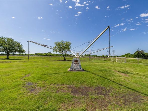 577  Polly Road , Sunnyvale Texas 75182