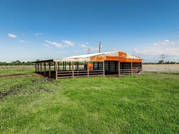 577  Polly Road , Sunnyvale Texas 75182