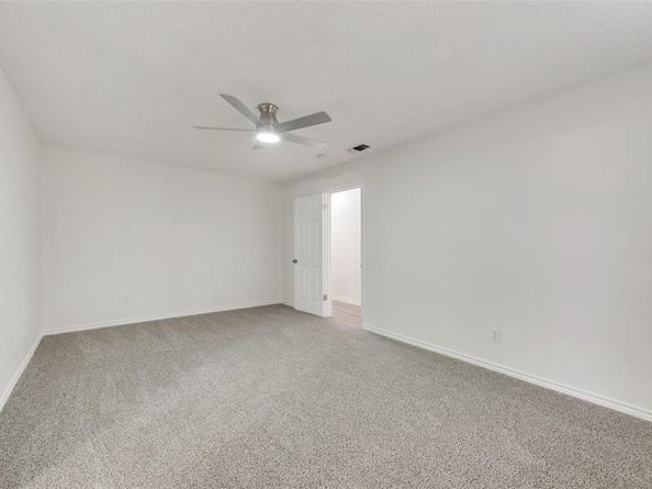 913  Vince Lane , DeSoto Texas 75115