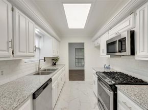 913  Vince Lane , DeSoto Texas 75115