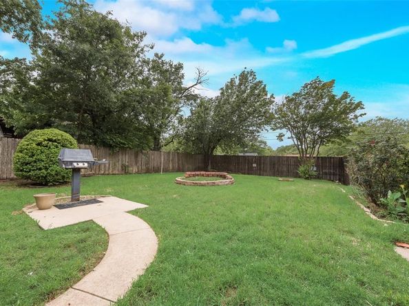 913  Vince Lane , DeSoto Texas 75115