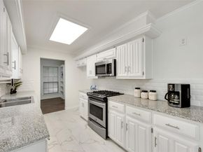913  Vince Lane , DeSoto Texas 75115