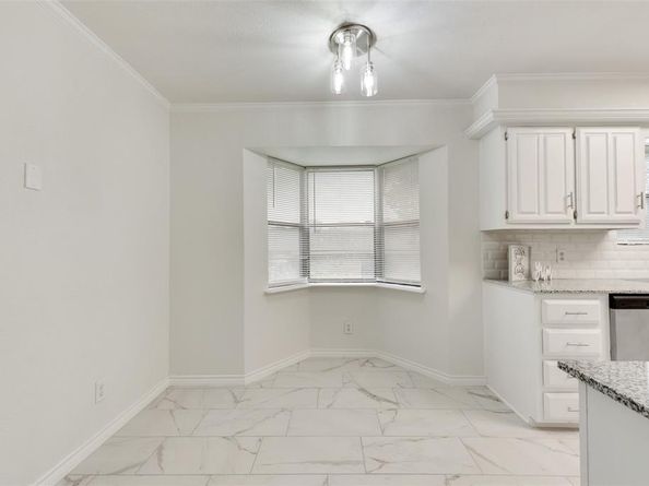 913  Vince Lane , DeSoto Texas 75115