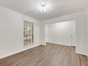 913  Vince Lane , DeSoto Texas 75115