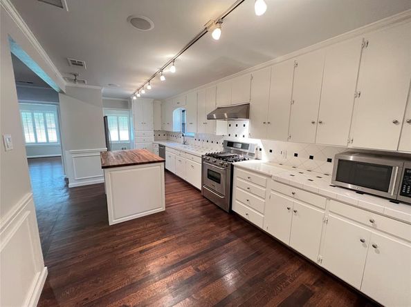 4181  Lively Lane , Dallas Texas 75220