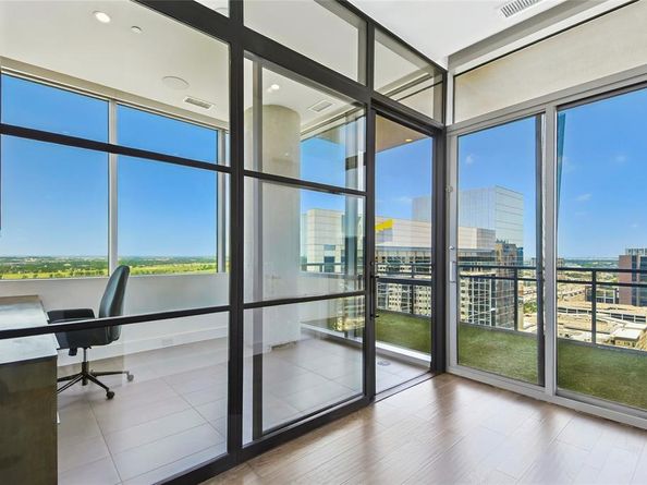 2200  Victory Avenue  2107, Dallas Texas 75219