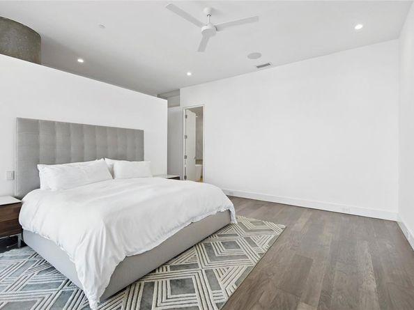 2200  Victory Avenue  2107, Dallas Texas 75219
