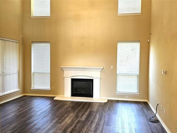 10413  Stoneside Trail , Fort Worth Texas 76244