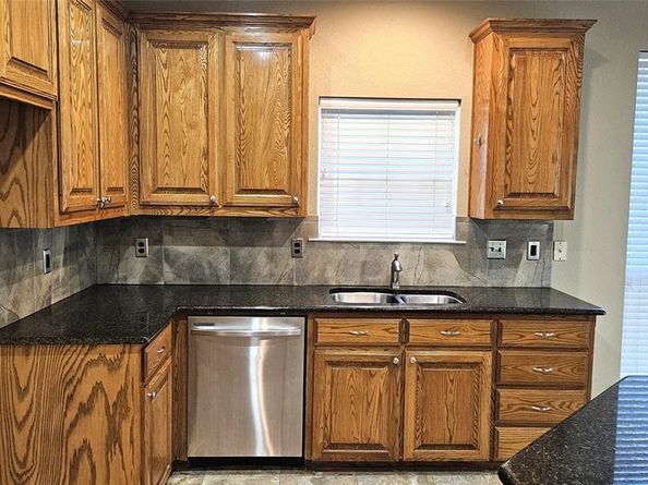 10413  Stoneside Trail , Fort Worth Texas 76244