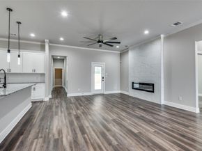 4111  Metropolitan Avenue , Dallas Texas 75210