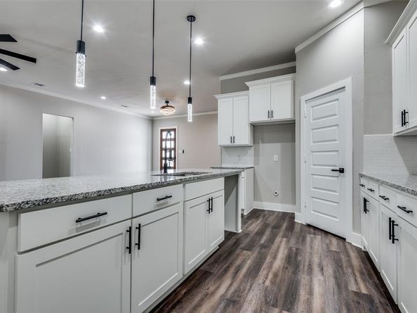 4111  Metropolitan Avenue , Dallas Texas 75210