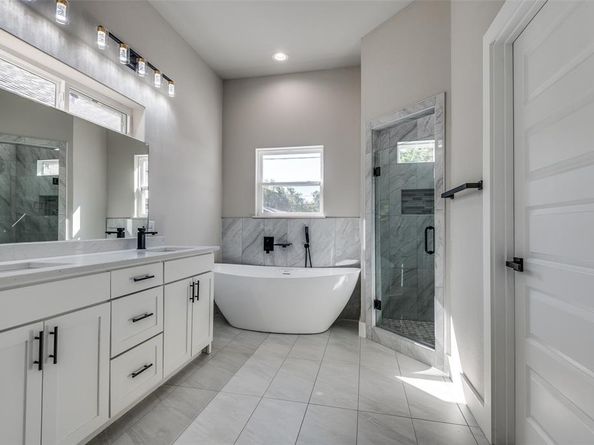 4111  Metropolitan Avenue , Dallas Texas 75210