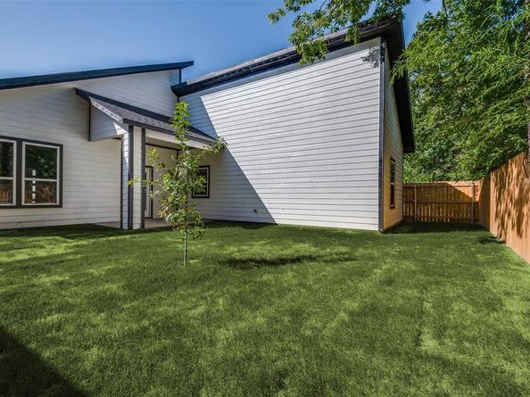 4111  Metropolitan Avenue , Dallas Texas 75210