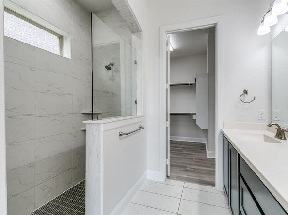 523  Paddock  , Irving Texas 75039