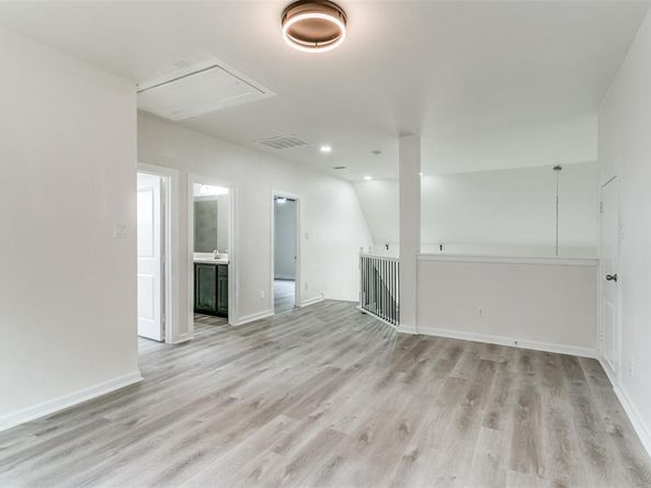 523  Paddock  , Irving Texas 75039