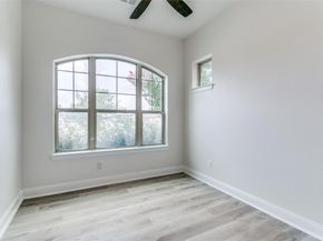 523  Paddock  , Irving Texas 75039