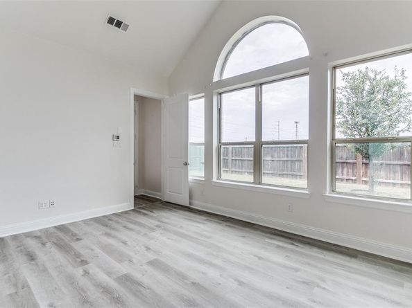 523  Paddock  , Irving Texas 75039