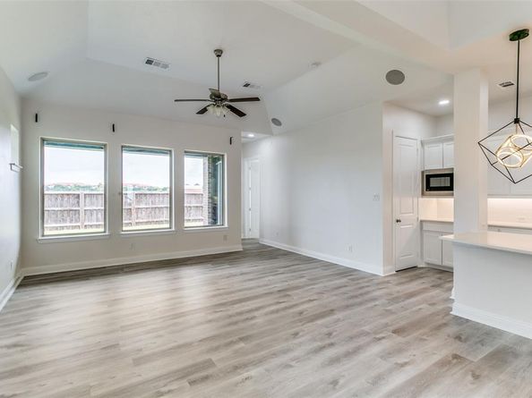 523  Paddock  , Irving Texas 75039