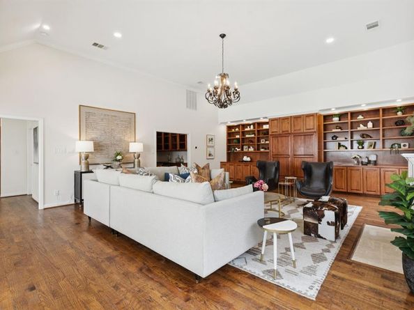 4415  Gloster Road , Dallas Texas 75220