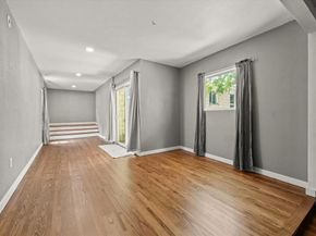 1207  Engle Avenue , Dallas Texas 75224