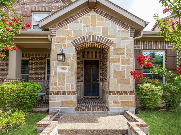 1510  White Squall Trail , Arlington Texas 76005