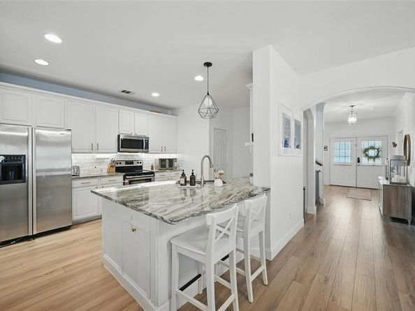 1828  Brown Thrasher Boulevard , Savannah Texas 76227