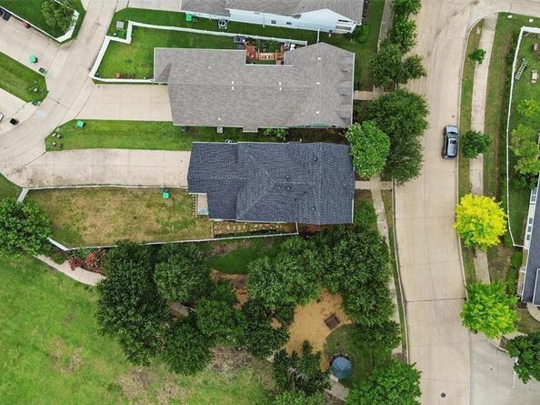 1828  Brown Thrasher Boulevard , Savannah Texas 76227