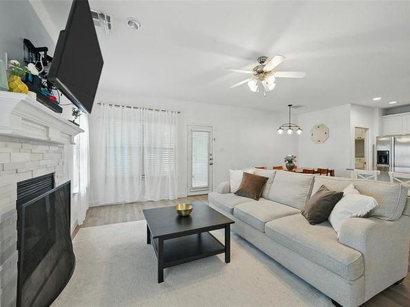1828  Brown Thrasher Boulevard , Savannah Texas 76227
