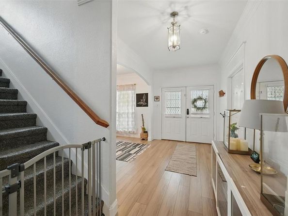 1828  Brown Thrasher Boulevard , Savannah Texas 76227