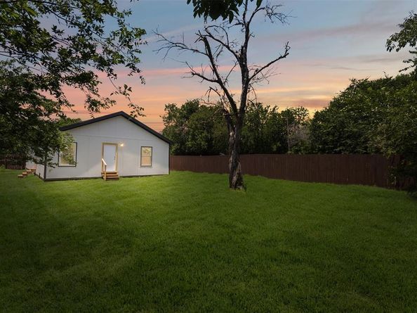 2117  Andrew Avenue , Fort Worth Texas 76105
