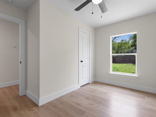 2117  Andrew Avenue , Fort Worth Texas 76105