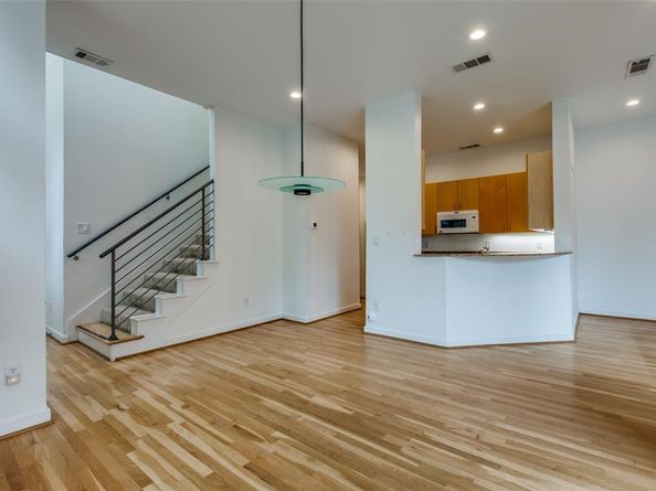 4302  Gilbert Avenue , Dallas Texas 75219