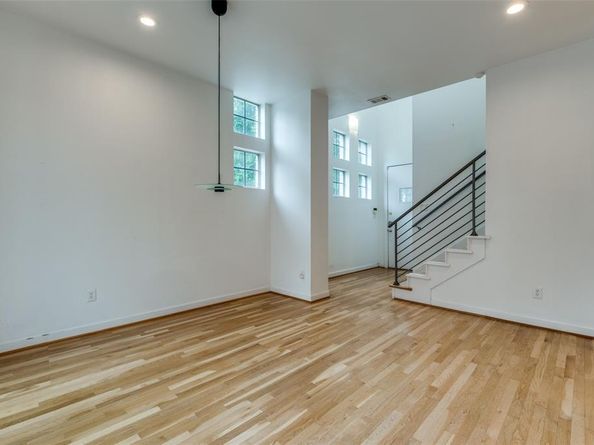 4302  Gilbert Avenue , Dallas Texas 75219