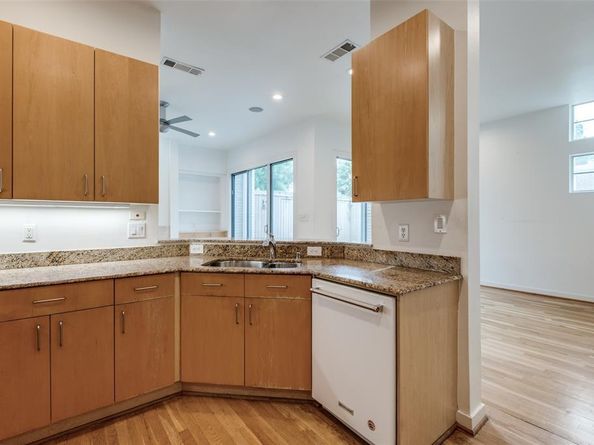 4302  Gilbert Avenue , Dallas Texas 75219