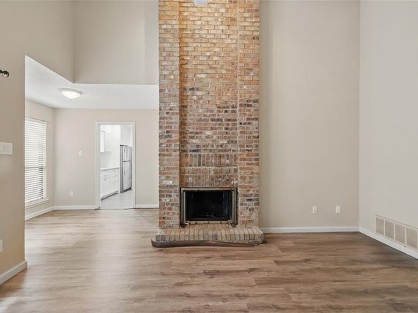 17490  Meandering Way  1009, Dallas Texas 75252