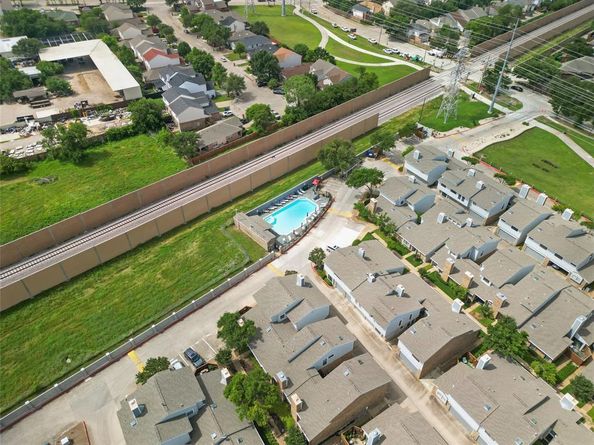 17490  Meandering Way  1009, Dallas Texas 75252