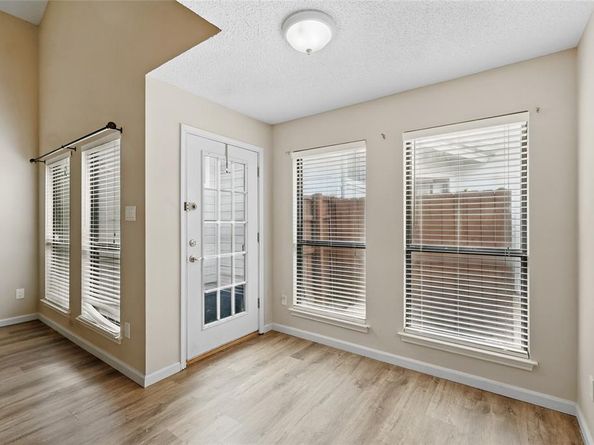 17490  Meandering Way  1009, Dallas Texas 75252