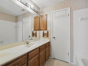 17490  Meandering Way  1009, Dallas Texas 75252
