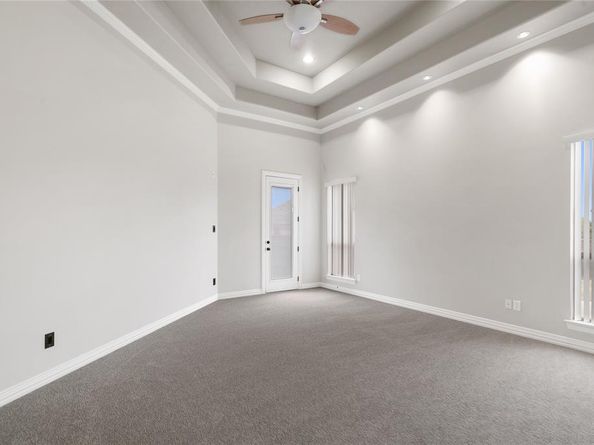 917  Wood Hollow Way , DeSoto Texas 75115