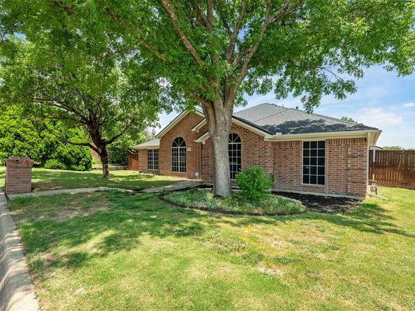 401  Deauville Drive , Fort Worth Texas 76108