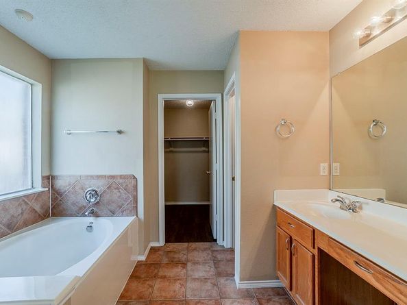 612  Prairie Gulch Drive , Fort Worth Texas 76140