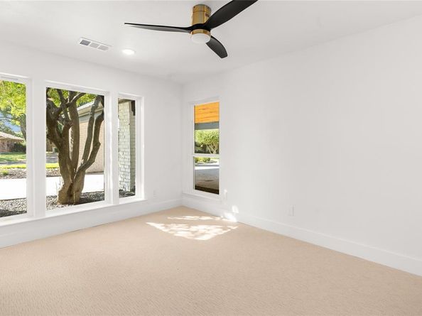 6611  Harvest Glen Drive , Dallas Texas 75248