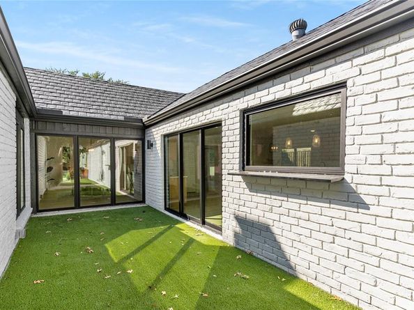 6611  Harvest Glen Drive , Dallas Texas 75248