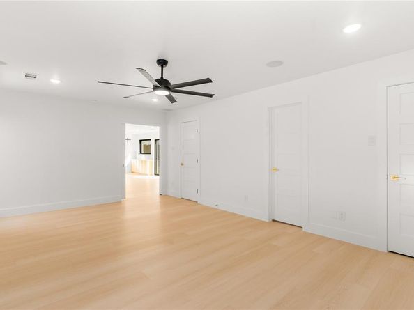 6611  Harvest Glen Drive , Dallas Texas 75248