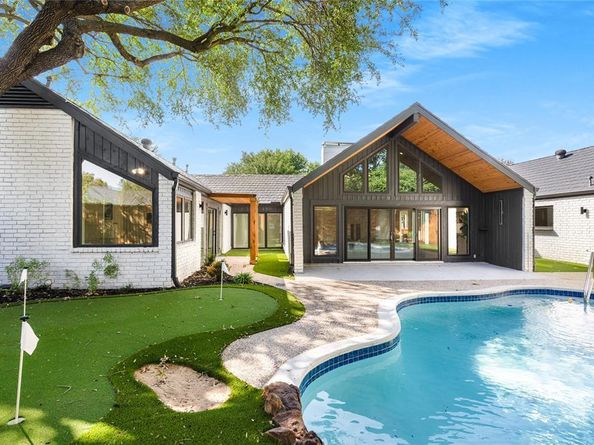 6611  Harvest Glen Drive , Dallas Texas 75248