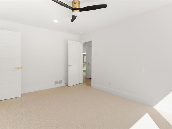 6611  Harvest Glen Drive , Dallas Texas 75248