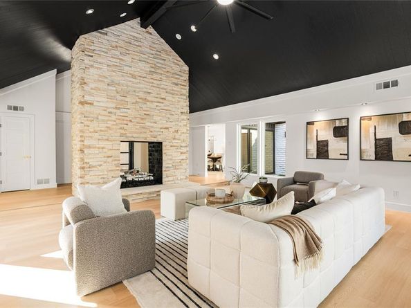 6611  Harvest Glen Drive , Dallas Texas 75248