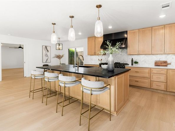 6611  Harvest Glen Drive , Dallas Texas 75248