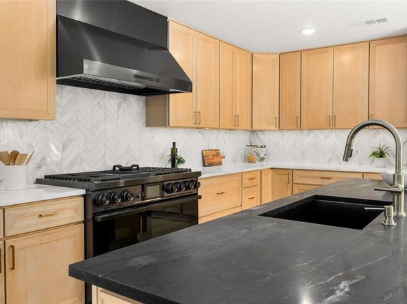 6611  Harvest Glen Drive , Dallas Texas 75248