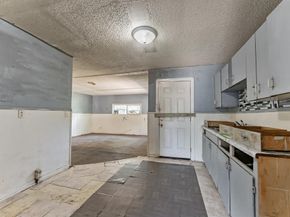 3233  Montague Street , Fort Worth Texas 76119